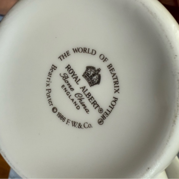 Peter Rabbit Charming Rabbit Design Mug Royal Albert bone China - Picture 3 of 7